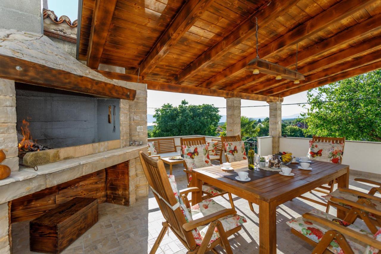 Rustic Apartment Evelin Krk Town Luaran gambar