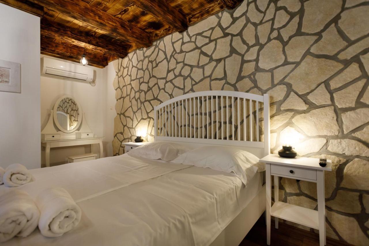 Rustic Apartment Evelin Krk Town Luaran gambar