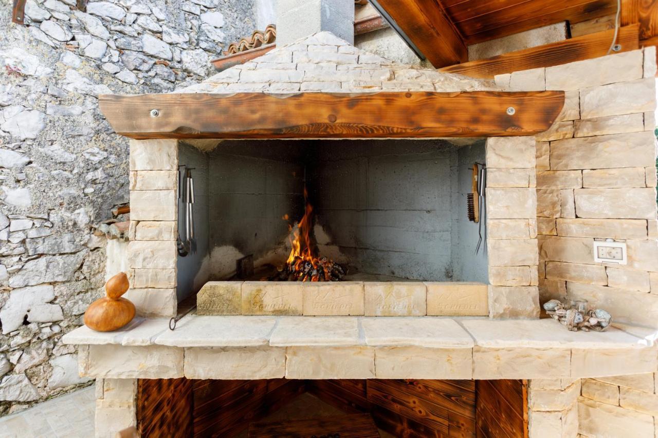 Rustic Apartment Evelin Krk Town Luaran gambar
