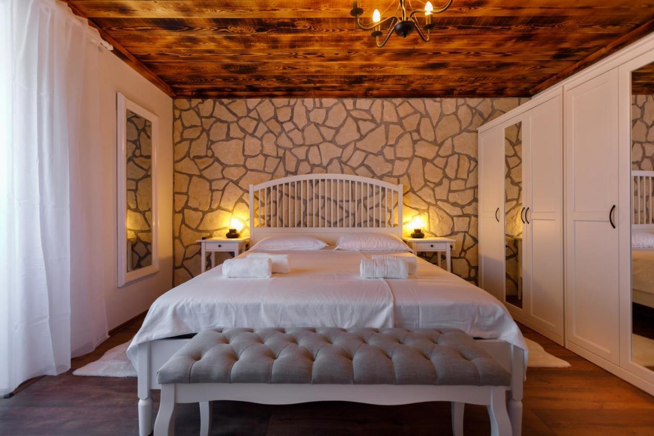 Rustic Apartment Evelin Krk Town Luaran gambar