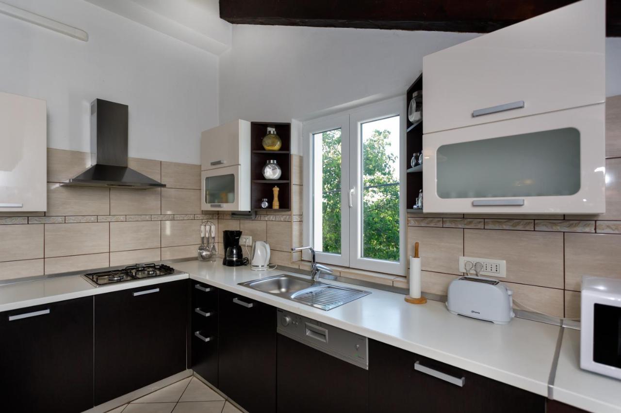 Rustic Apartment Evelin Krk Town Luaran gambar