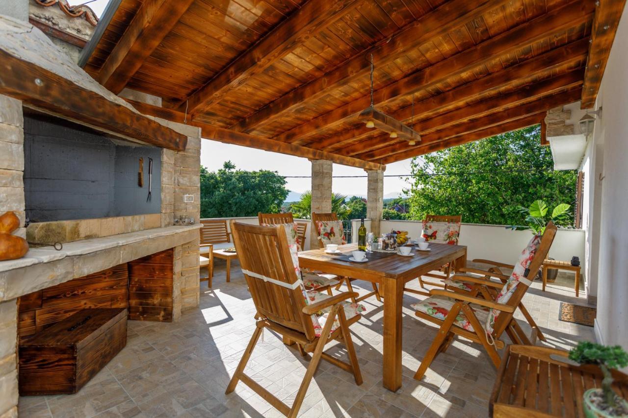 Rustic Apartment Evelin Krk Town Luaran gambar