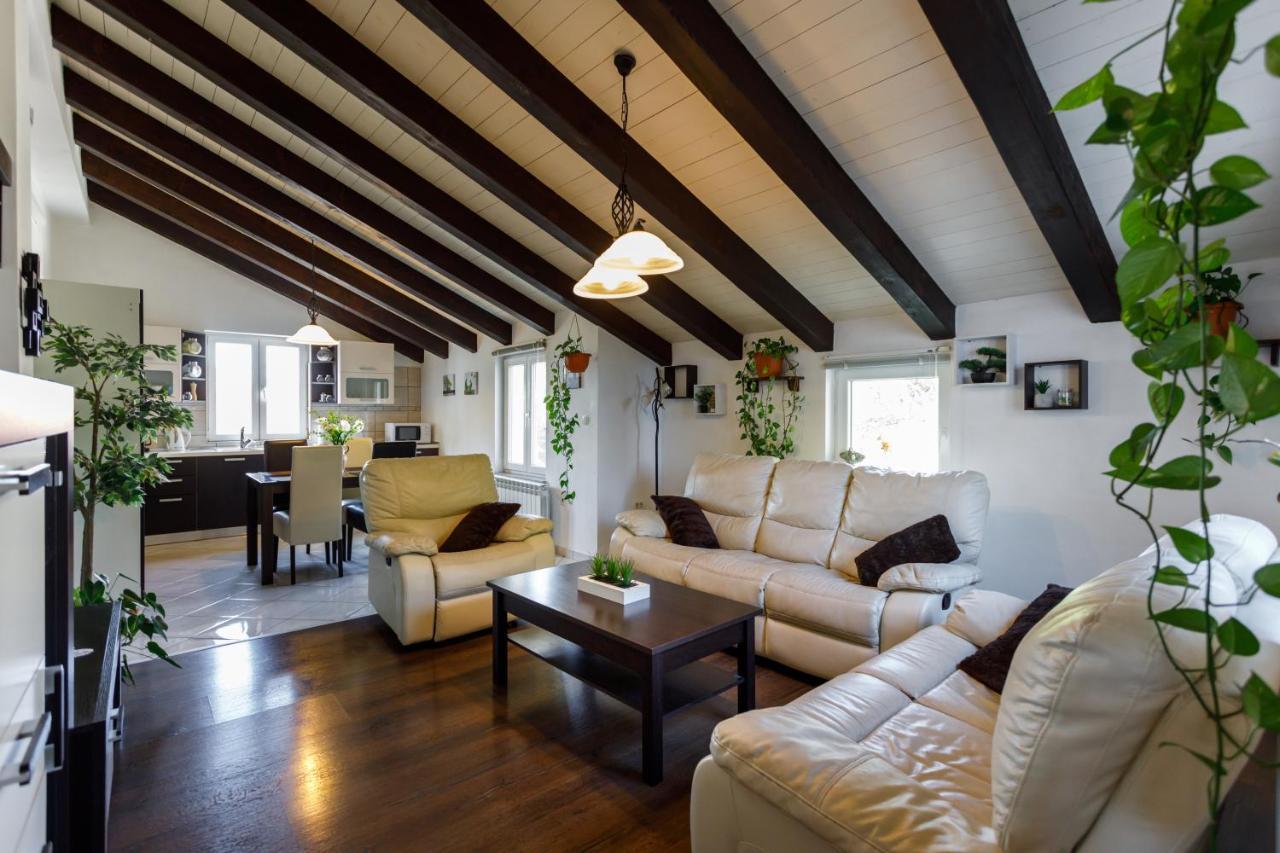 Rustic Apartment Evelin Krk Town Luaran gambar