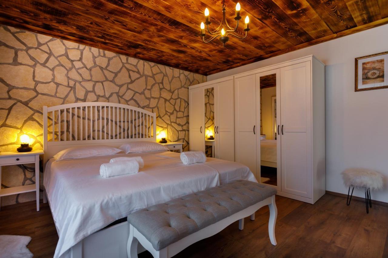 Rustic Apartment Evelin Krk Town Luaran gambar